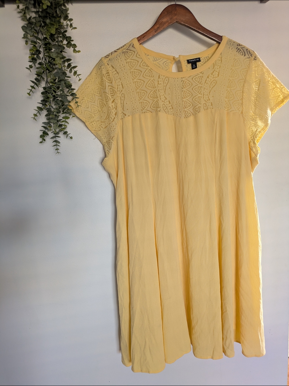Torrid Yellow Crinkle Gauze Lace Yoke Trapeze Dress Flutter Sleeve